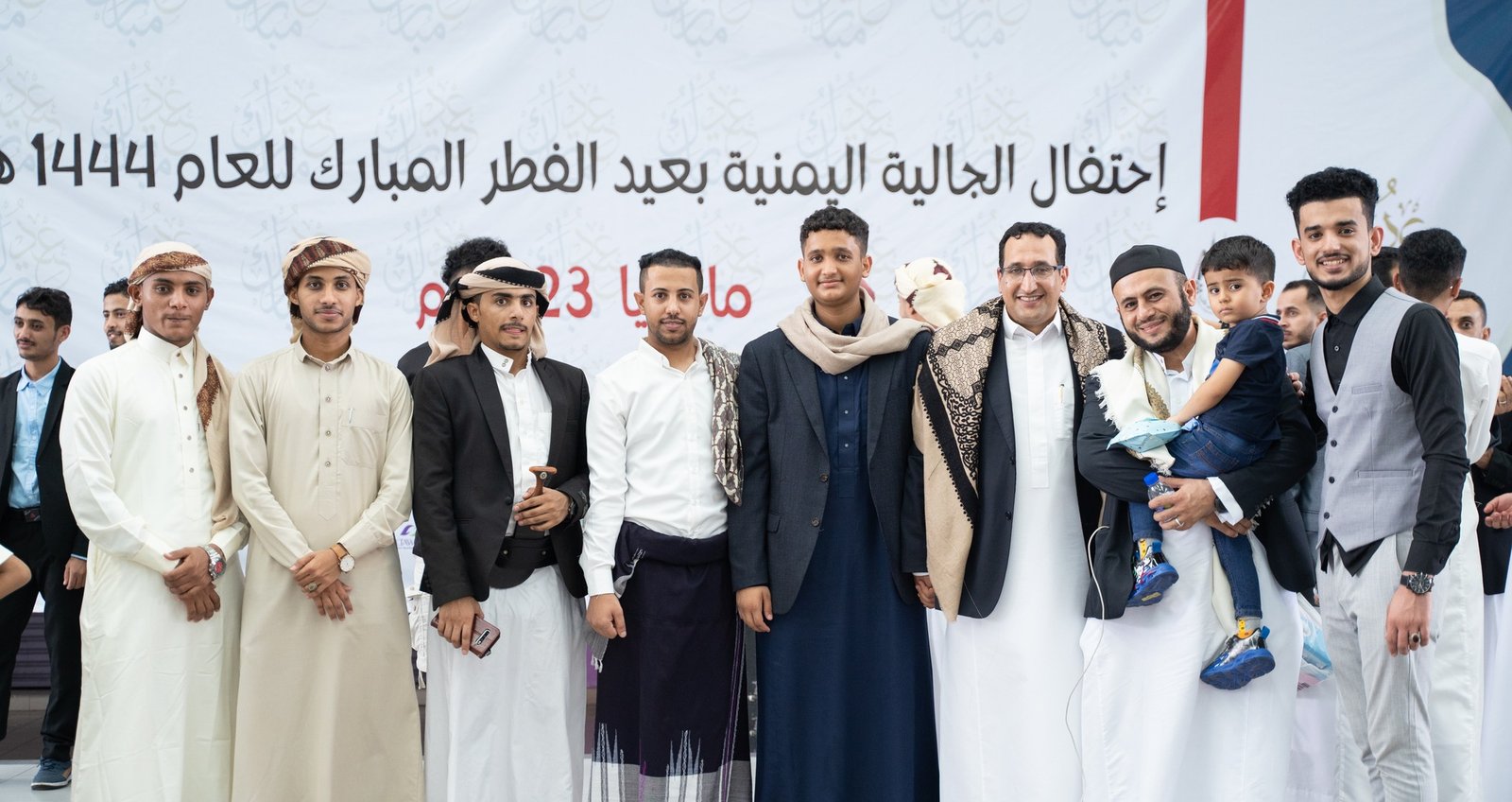 يمانيون ما غابت هويتنا .. و لا هانت مع الغربه أخوتنا 1 يمانيون ما غابت هويتنا .. و لا هانت مع الغربه أخوتنا