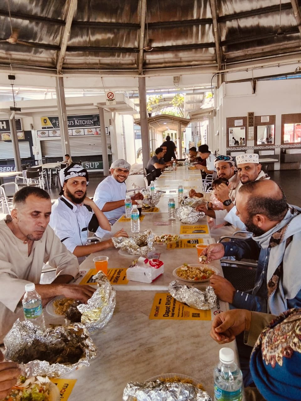 مآدب إفطار في المناطق السكنية